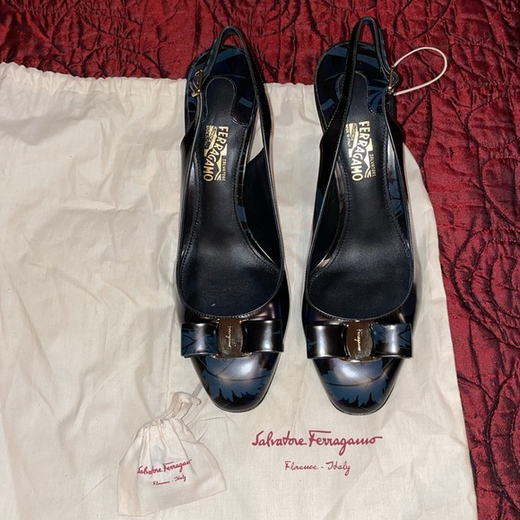 Salvatore Ferragamo Sling Back Heel SZ 11C perfect if you wear 10B - Picture 2 of 8
